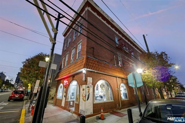 300 49th Street, Union City, NJ 07087