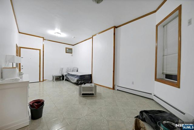 300 49th Street, Union City, NJ 07087