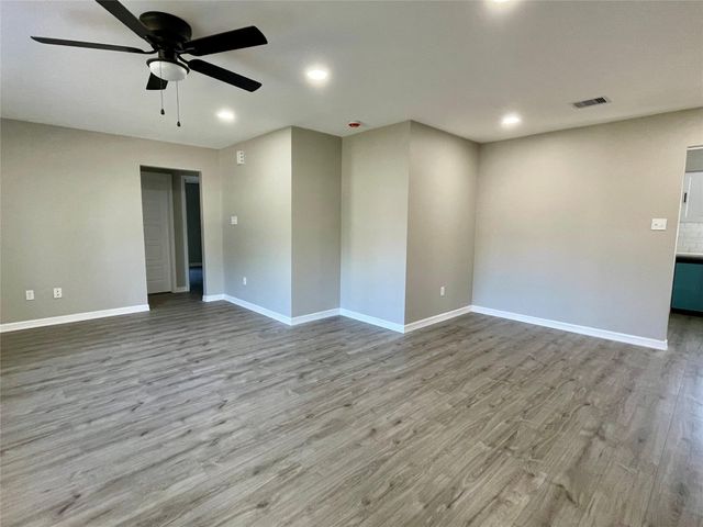 4600 39th Street, Dickinson, TX 77539