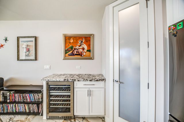 207 W CLARENDON Avenue H16, Phoenix, AZ 85013