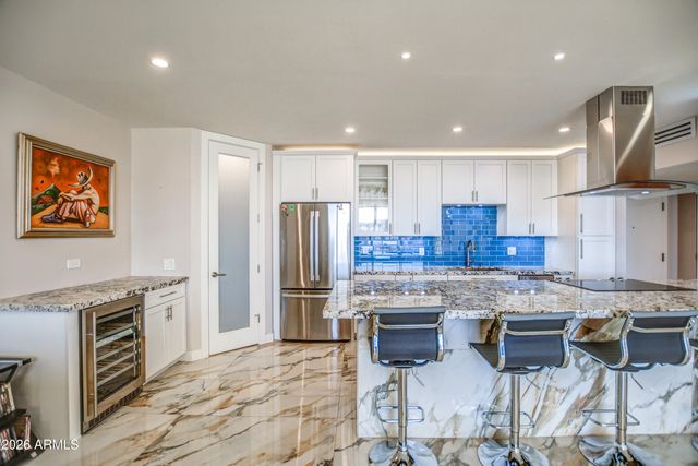 207 W CLARENDON Avenue H16, Phoenix, AZ 85013