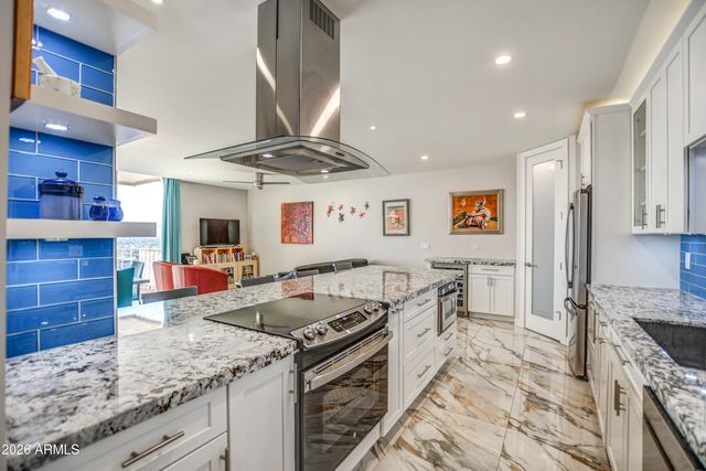 207 W CLARENDON Avenue H16, Phoenix, AZ 85013