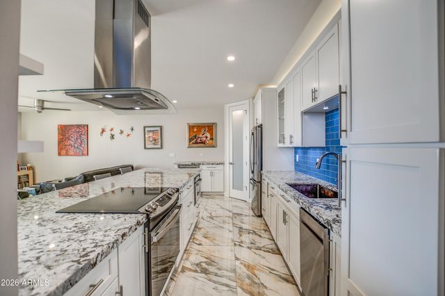 207 W CLARENDON Avenue H16, Phoenix, AZ 85013