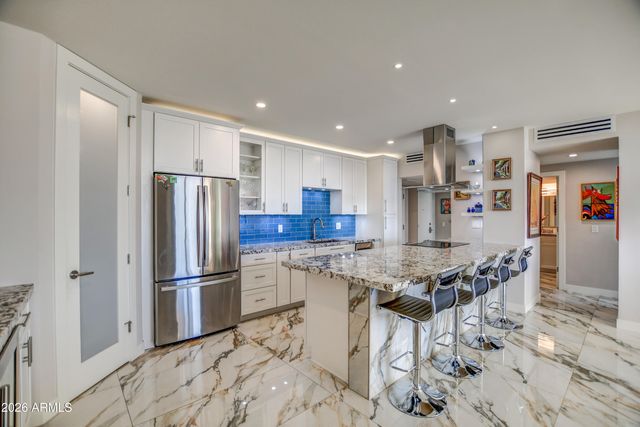 207 W CLARENDON Avenue H16, Phoenix, AZ 85013