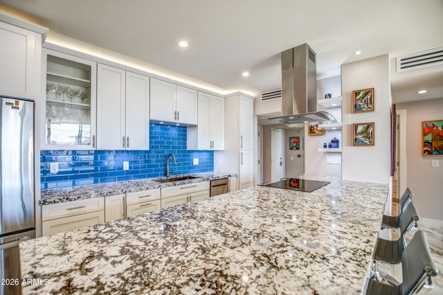 207 W CLARENDON Avenue H16, Phoenix, AZ 85013
