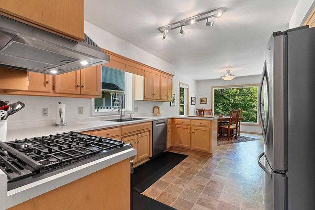 2595 EDGEWOOD LANE, Green Bay, WI 54302