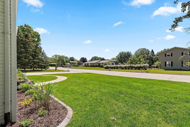 2595 EDGEWOOD LANE, Green Bay, WI 54302