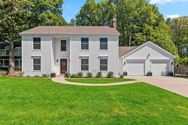 2595 EDGEWOOD LANE, Green Bay, WI 54302