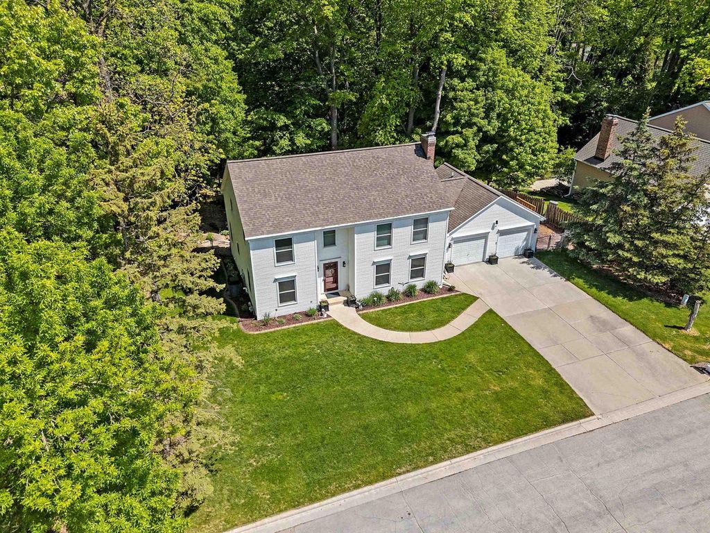 2595 EDGEWOOD LANE, Green Bay, WI 54302
