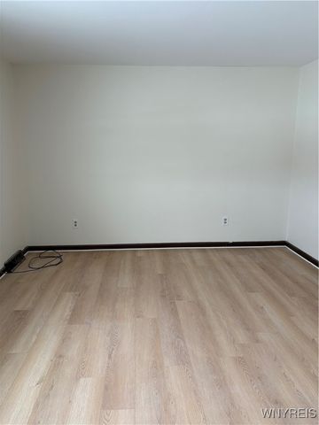 431 Kaymar Drive, Amherst, NY 14228