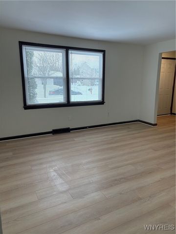 431 Kaymar Drive, Amherst, NY 14228