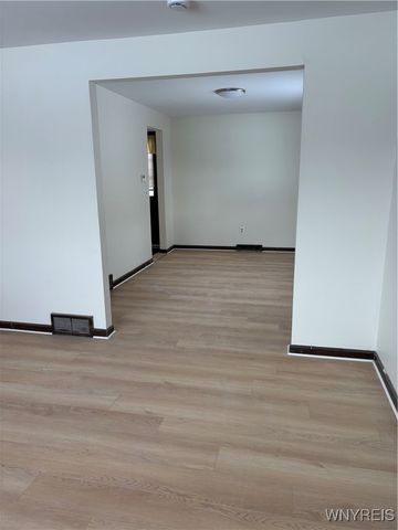 431 Kaymar Drive, Amherst, NY 14228