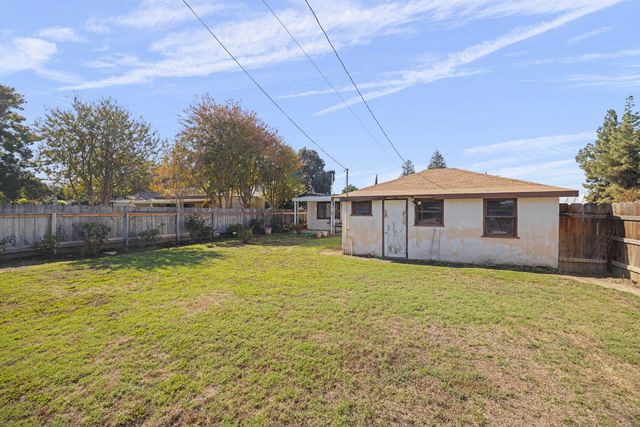 650 N N Place, Tulare, CA 93274