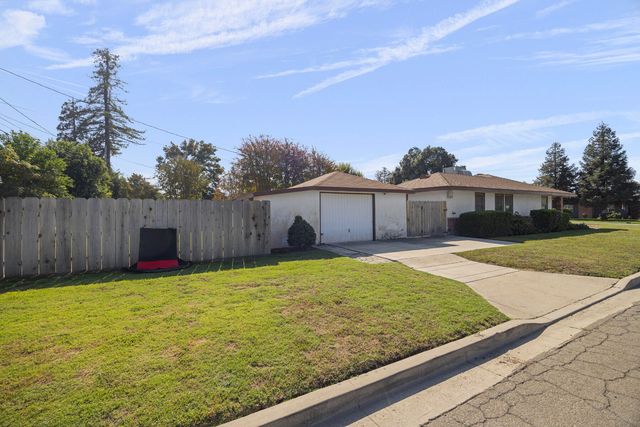 650 N N Place, Tulare, CA 93274