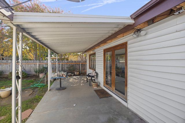 650 N N Place, Tulare, CA 93274