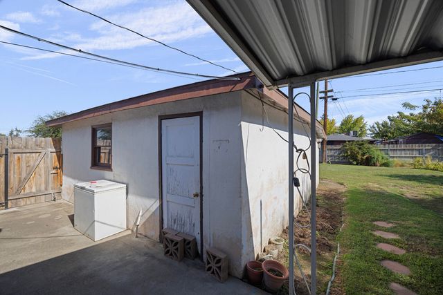 650 N N Place, Tulare, CA 93274