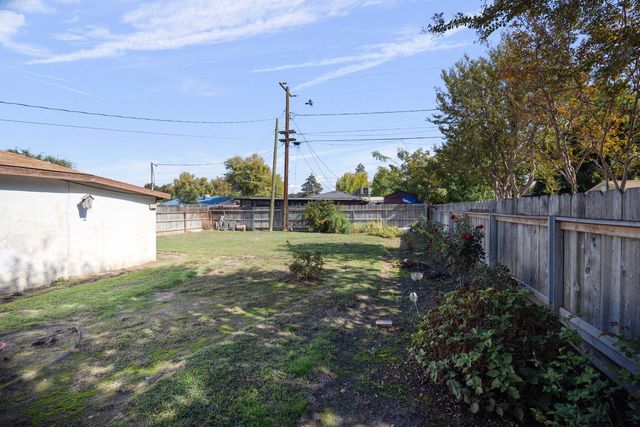 650 N N Place, Tulare, CA 93274