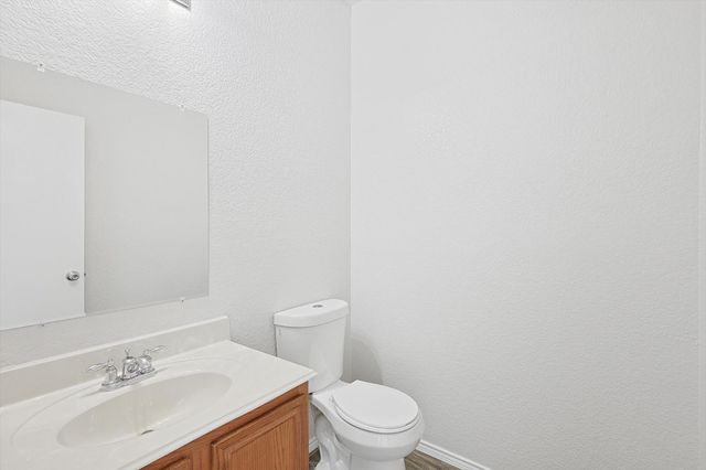 533 Crown Oaks Drive, Fort Worth, TX 76131