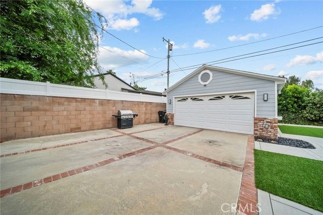 22907 Leonora, Woodland Hills (los Angeles), CA 91367