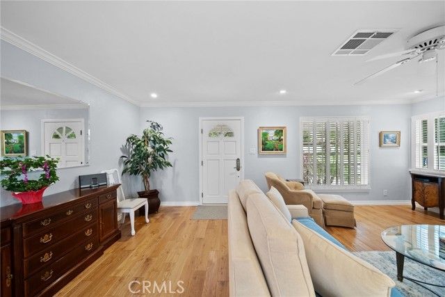 22907 Leonora, Woodland Hills (los Angeles), CA 91367