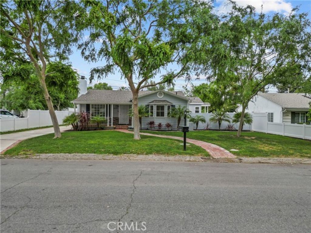 22907 Leonora, Woodland Hills (los Angeles), CA 91367