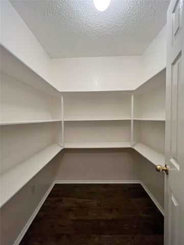 4021 Busch Gardens Drive, Fort Worth, TX 76123