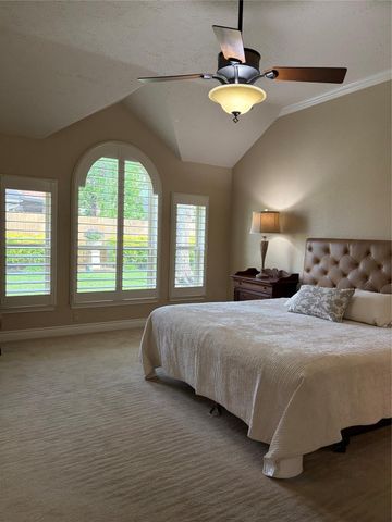 814 Maplewood Falls Court, Houston, TX 77062