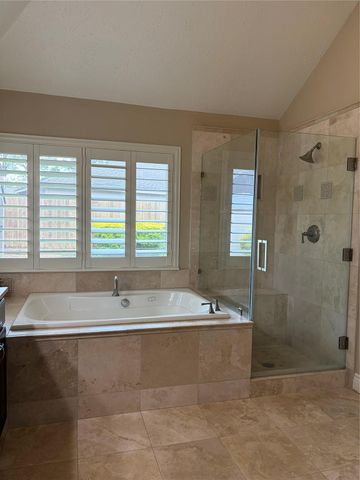 814 Maplewood Falls Court, Houston, TX 77062