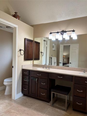814 Maplewood Falls Court, Houston, TX 77062
