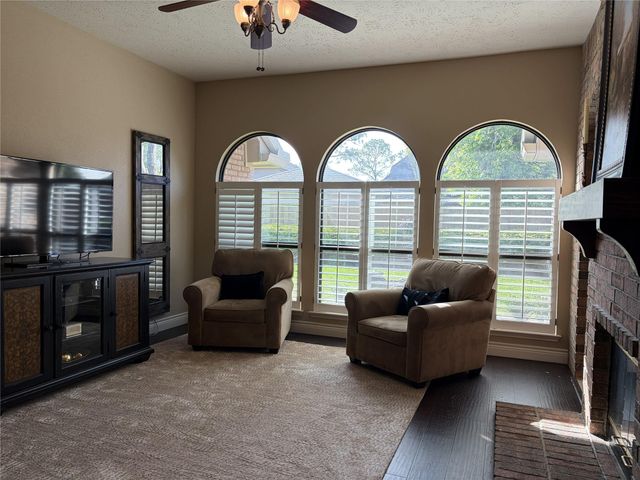 814 Maplewood Falls Court, Houston, TX 77062
