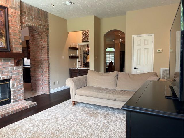 814 Maplewood Falls Court, Houston, TX 77062