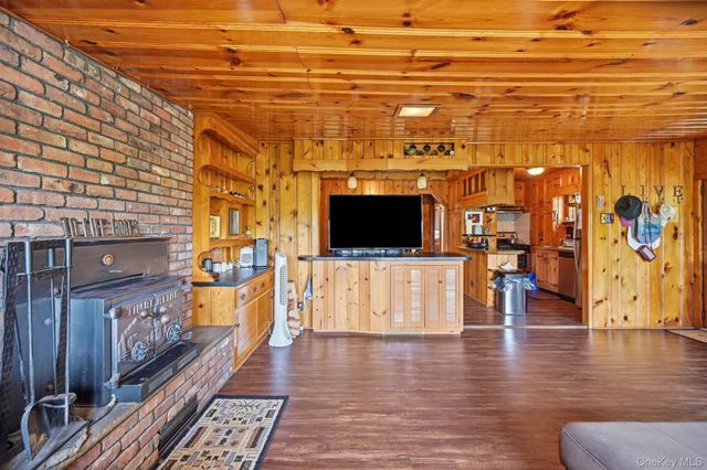 8 Stony Trail, Greenwood Lake, NY 10925