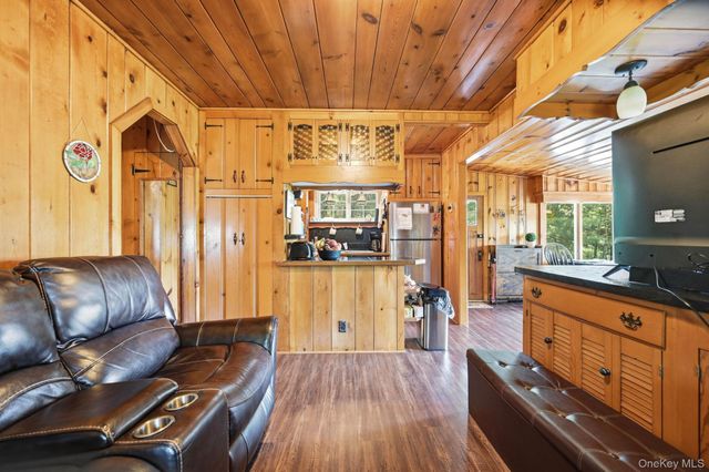 8 Stony Trail, Greenwood Lake, NY 10925