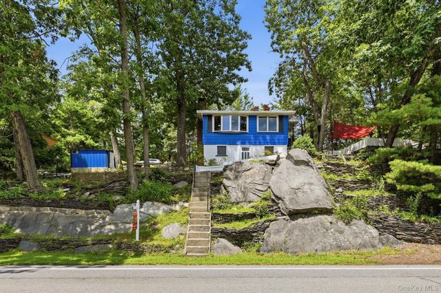 8 Stony Trail, Greenwood Lake, NY 10925