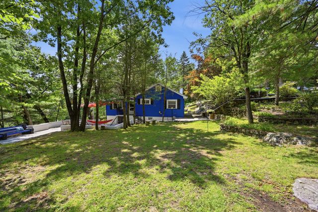 8 Stony Trail, Greenwood Lake, NY 10925
