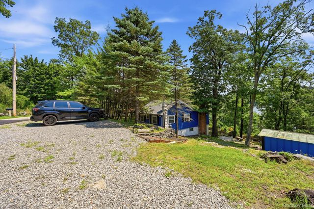 8 Stony Trail, Greenwood Lake, NY 10925