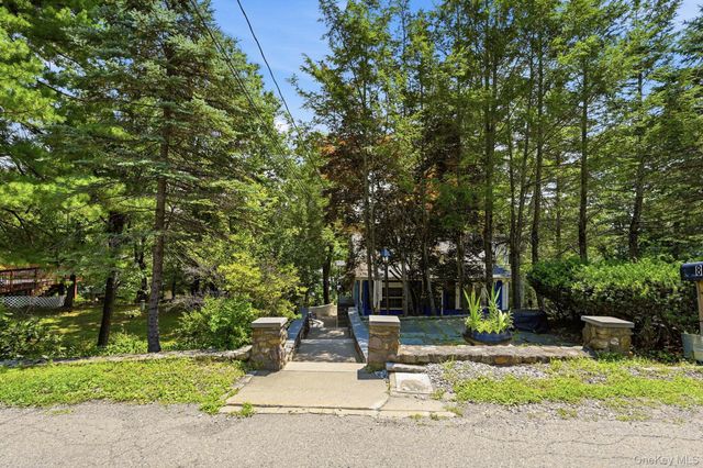8 Stony Trail, Greenwood Lake, NY 10925