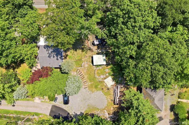 8 Stony Trail, Greenwood Lake, NY 10925