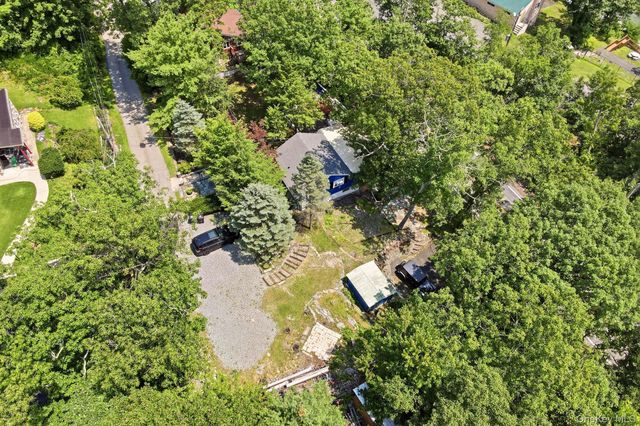 8 Stony Trail, Greenwood Lake, NY 10925