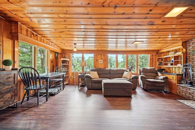8 Stony Trail, Greenwood Lake, NY 10925