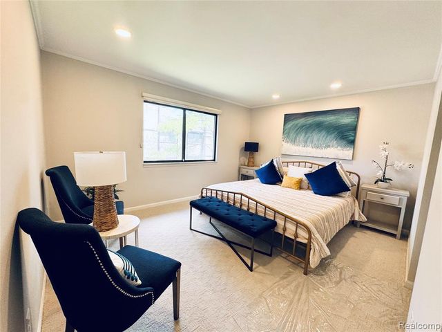 5133 Rock Run, West Bloomfield, MI 48322