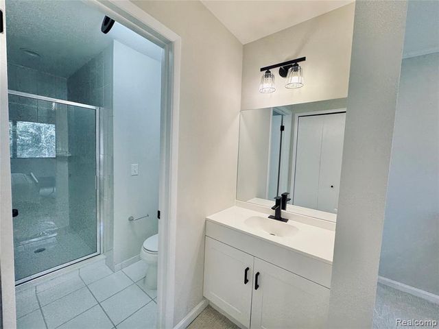 5133 Rock Run, West Bloomfield, MI 48322