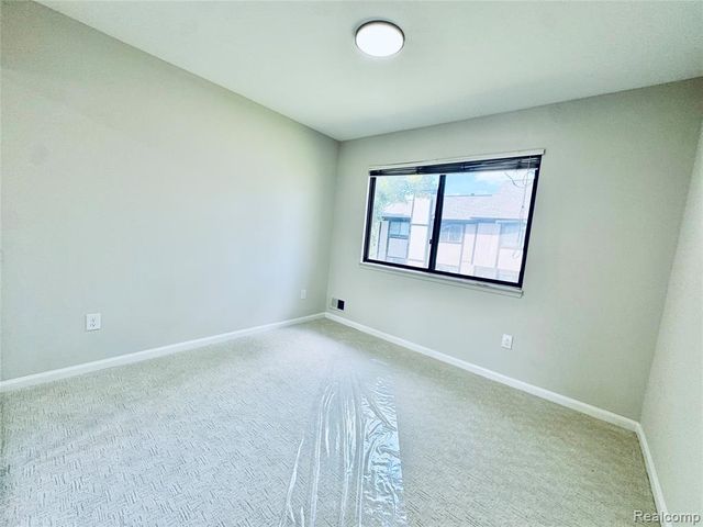 5133 Rock Run, West Bloomfield, MI 48322