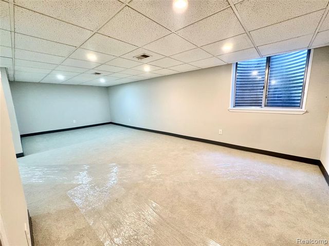 5133 Rock Run, West Bloomfield, MI 48322