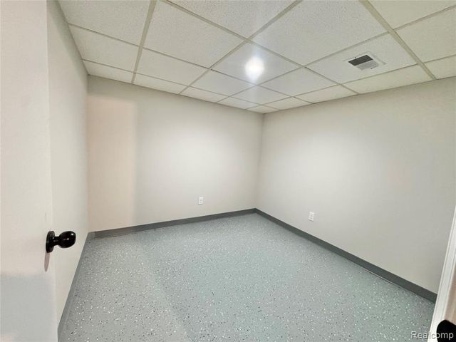 5133 Rock Run, West Bloomfield, MI 48322