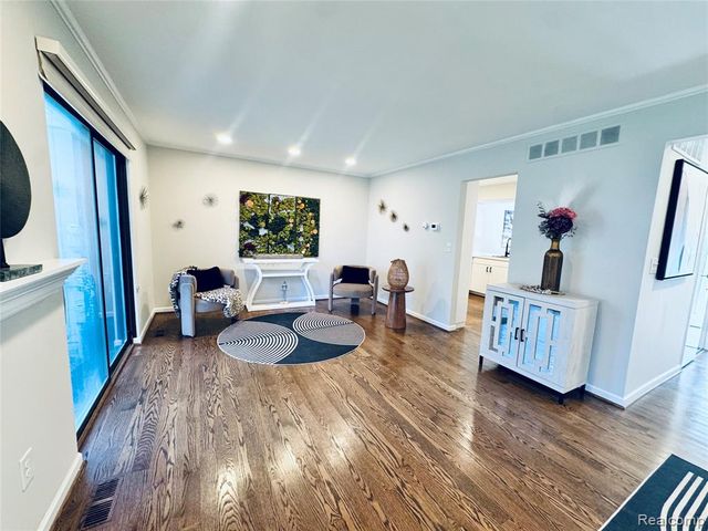 5133 Rock Run, West Bloomfield, MI 48322