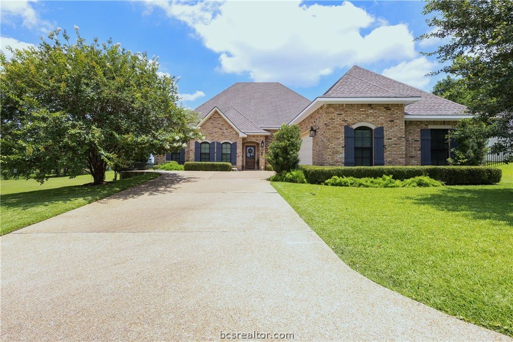 2209 Carondelet Court, Brenham, TX 77833 — exterior