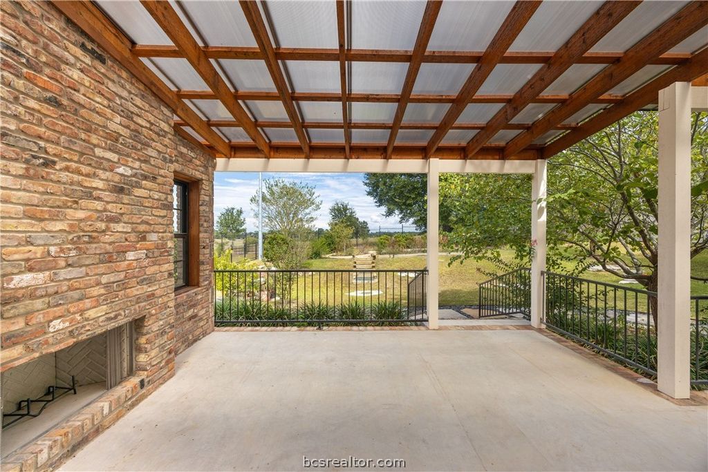 2209 Carondelet Court, Brenham, TX 77833 — photo 4