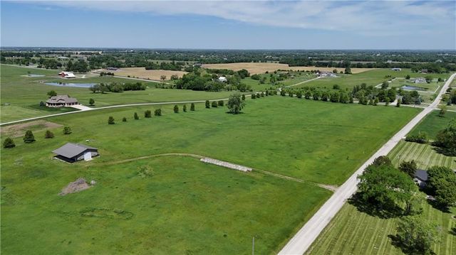 4500 W 223 Street, Bucyrus, KS 66013