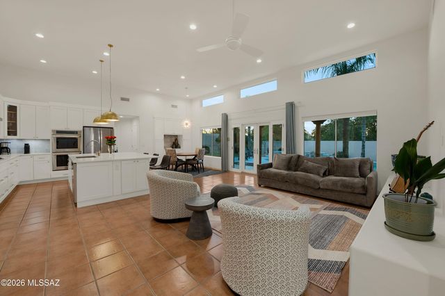 1015 N Camino Miraflores, Tucson, AZ 85745